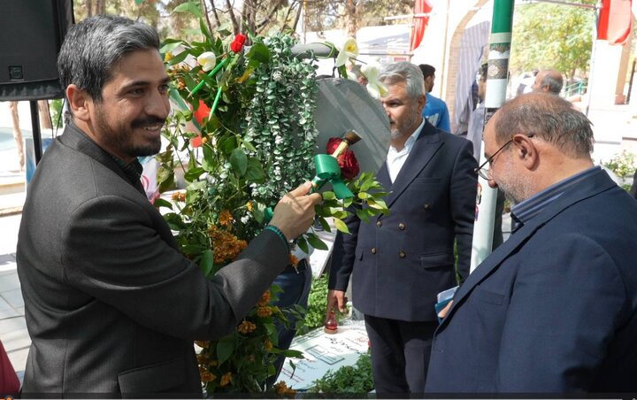 با حضور کودکان مراکز پویا شهر، زنگ مهر در جوار شهدای دانش‌آموز به صدا در آمد