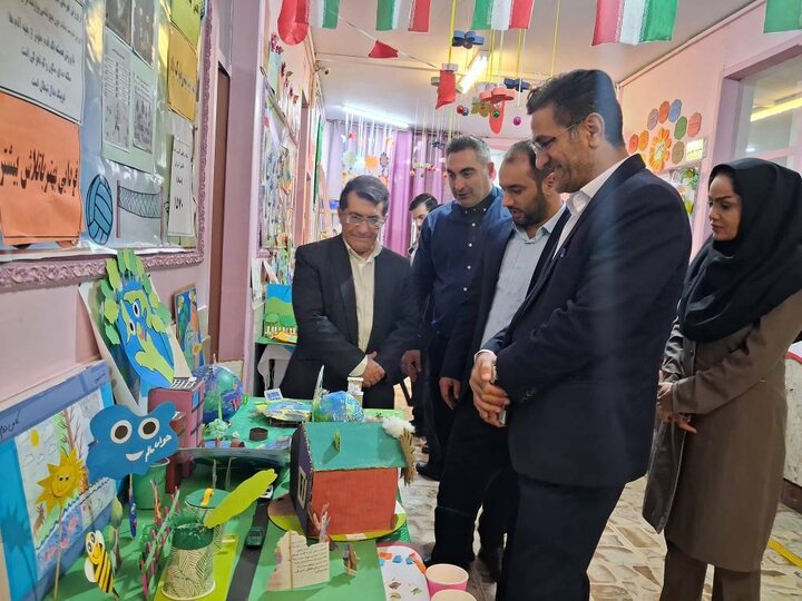 زنگ مهر و مقاومت در مدارس منطقه ۸ نواخته شد 