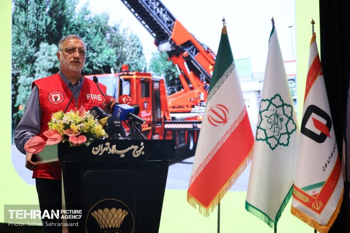  زاکانی:  دشمن به دنبال ایجاد ناامنی از مسیر فشار اقتصادی است /  جنگ به پایان نرسیده است