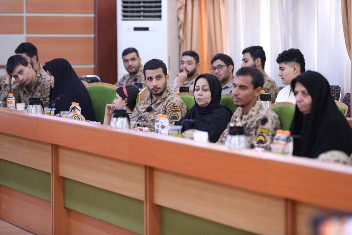 دیدار صمیمانه شهردار منطقه ۱۷ با سربازان و یاران حبیب