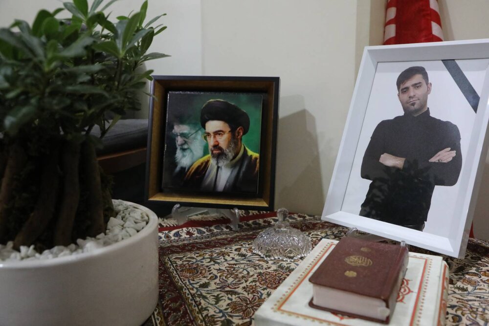 از سه ساعت پیگیری کار مردم تهران تا دیدار با خانواده معظم شهید جنگ رمضان