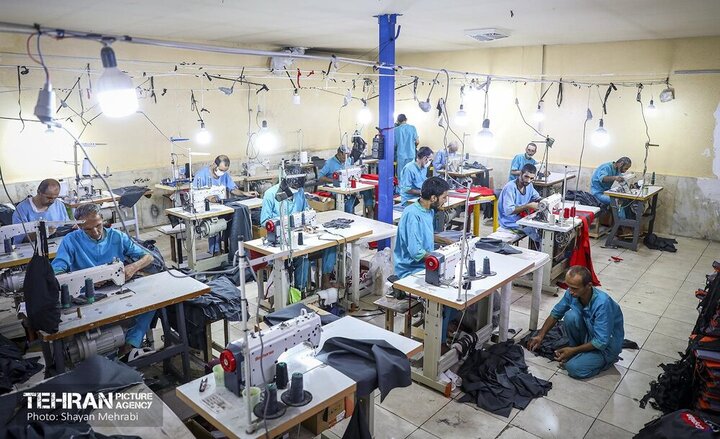 توسعه مراکز کارآفرینی در یاورشهرها و مددسراهای تهران