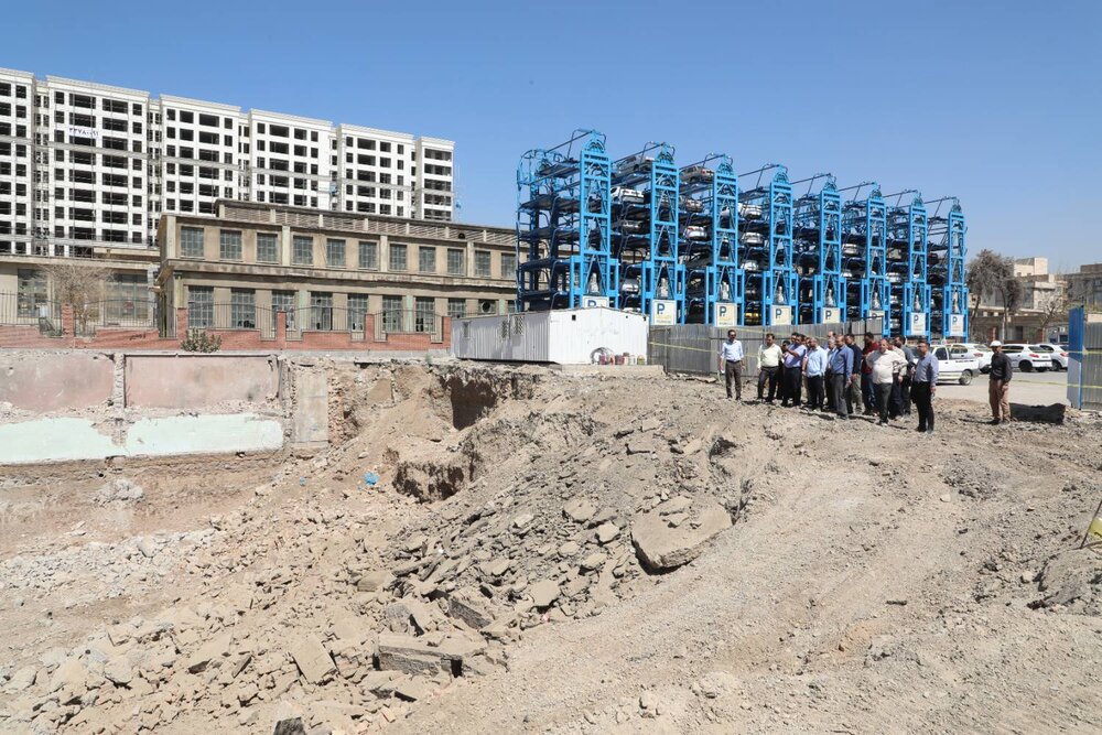 بازدید مرتضوی از روند احداث ساختمان مرکزی شهرداری منطقه۱۳