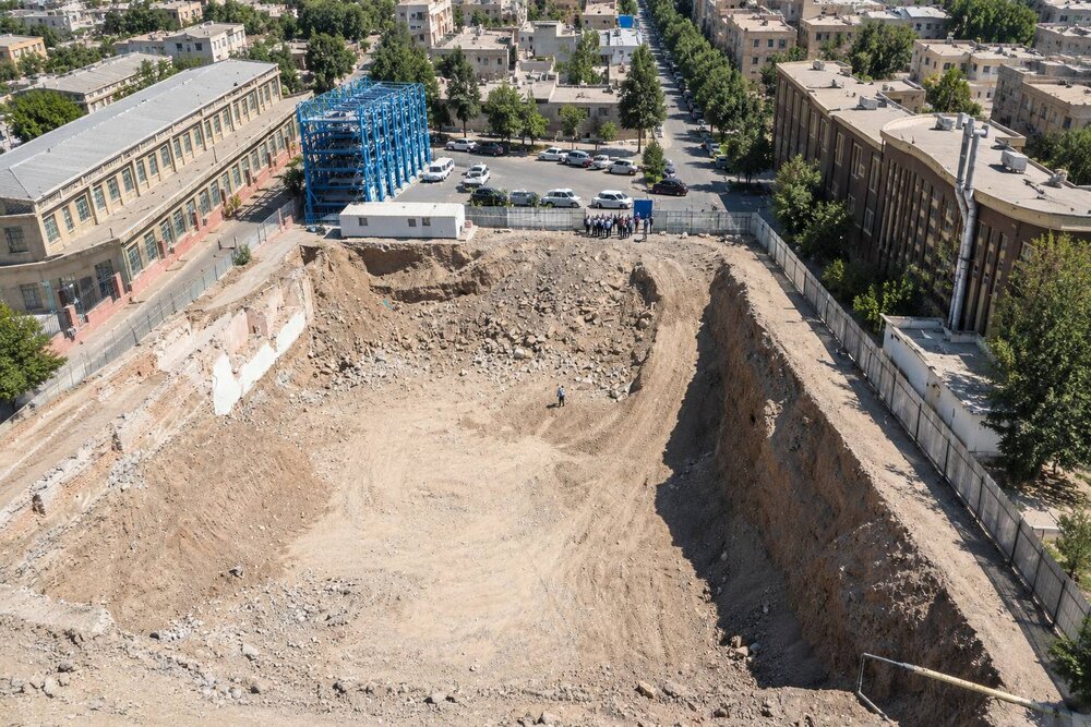 بازدید مرتضوی از روند احداث ساختمان مرکزی شهرداری منطقه۱۳