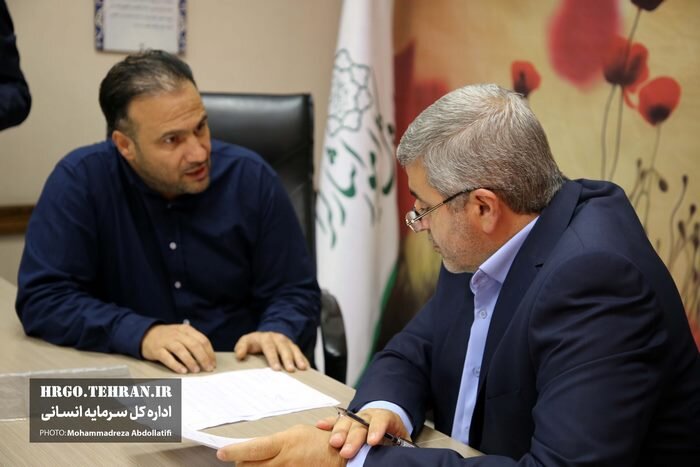 دیدار و گفت‌وگوی مدیرکل سرمایه انسانی شهرداری تهران با کارکنان اداره‌کل ایثارگران