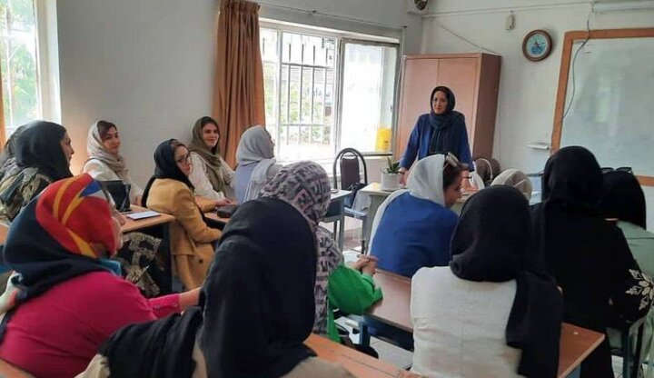 برگزاری کارگاه آموزش مضرات دخانیات برای والدین دانش آموزان در منطقه ۲۲