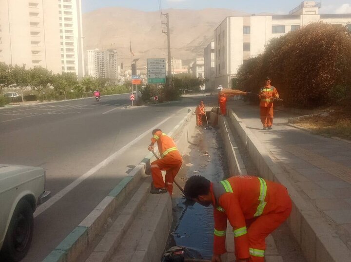 لایروبی انهار سطحی شهرک دانشگاه شریف برای پیشگیری از آب‌گرفتگی معابر