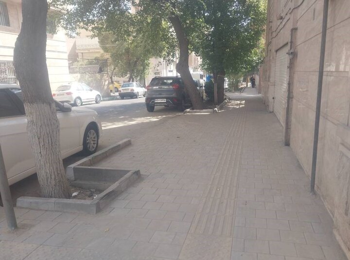 اتمام عملیات بهسازی پیاده‌رو در محله امیریه منطقه ۱۱