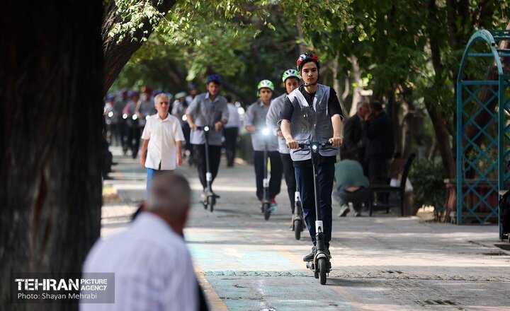 کمپین «اسکوتر کن» برای ترویج حمل‌ونقل پاک در تهران طراحی شد