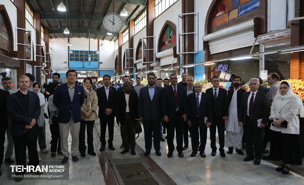 بازدید هیئتهای خارجی از ظرفیتهای مدیریت شهری تهران در حوزه بازارهای شهری و امنیت غذایی