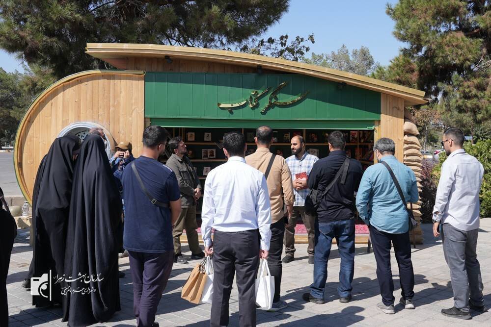 دهمین رحیل؛ یک راه، هزار روایت/ خوانش روایی جنگ رمضان با حضور فعالان رسانهای در بهشت زهرا(س)