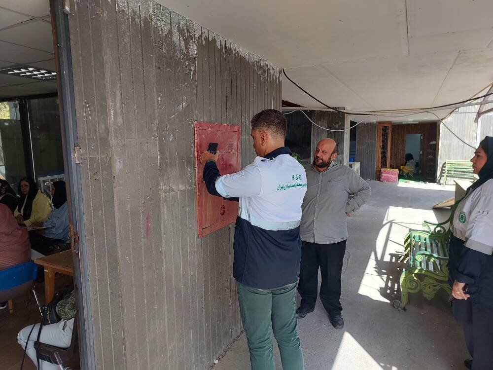 شناسایی مخاطرات ایمنی سرای محله باغ فیض با اولویت حفاظت از کودکان و شهروندان