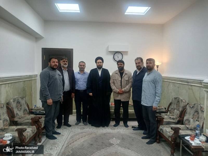 قدردانی سیدعلی خمینی از فعالیتهای سازمان بهشت حضرت زهرا(س) در ایام جنگ/ تبادل نظر درباره خدمات مجموعه حرم مطهر به زائران امام(ره)