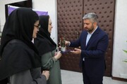 مرتضوی از همکاران روشندل و پرستاران درمانگاه شهرداری منطقه۱۳ تقدیر کرد