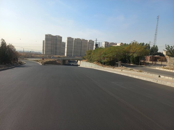 اجرای عملیات روکش مکانیزه آسفالت زیرگذر مهسان و معلم