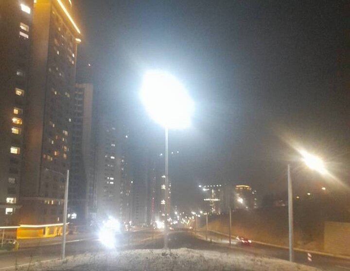 نصب برج نوری در میدان خادمین منطقه ۲۲