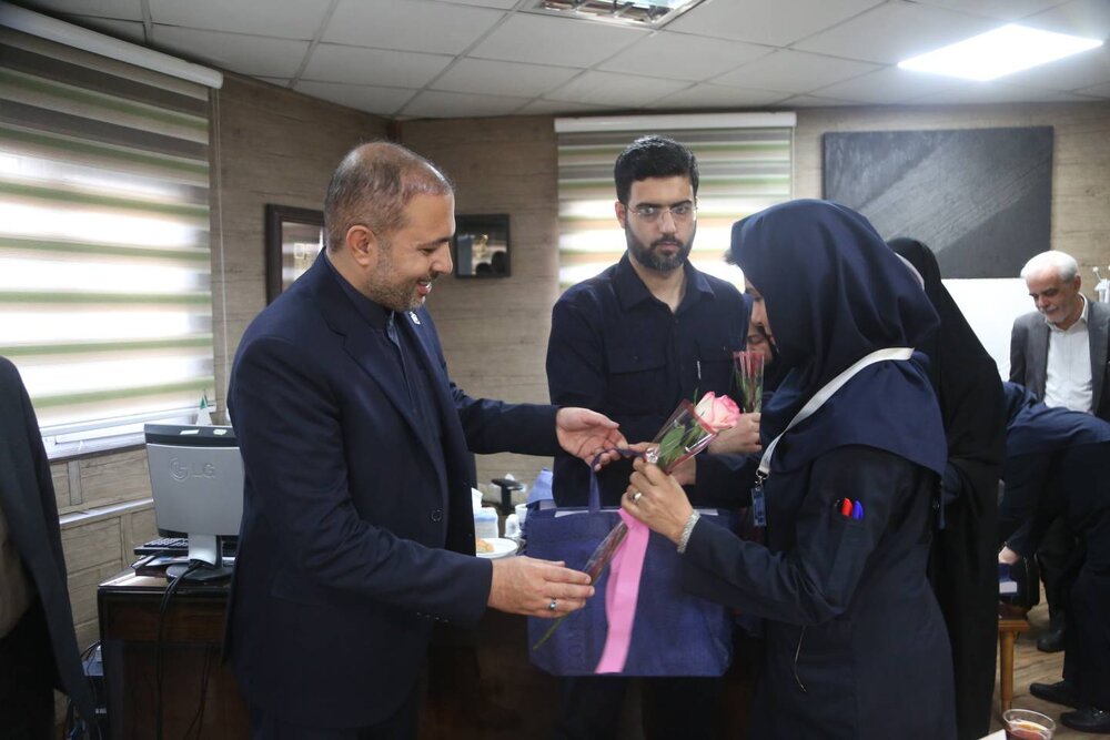 چگینی در جمع پرستاران منطقه ۱۰؛ تجلیل از تلاشگران عرصه سلامت