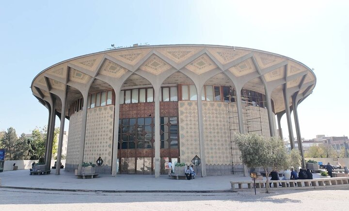 پایان مرمت درها و پنجره‌های تئاتر شهر تا دو هفته آینده