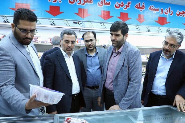 بررسی عرضه کالاهای اساسی طرح «تورم صفر» در تره‌بار و شهروند جلال آل‌احمد