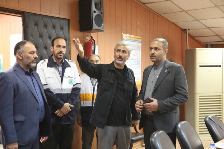 بازدید چگینی از ستاد مدیریت بحران منطقه ۱۰