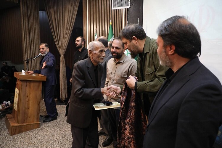 برگزاری آیین تجلیل از پیرغلامان و مداحان منطقه ۲ تهران هم‌زمان با ایام فاطمیه