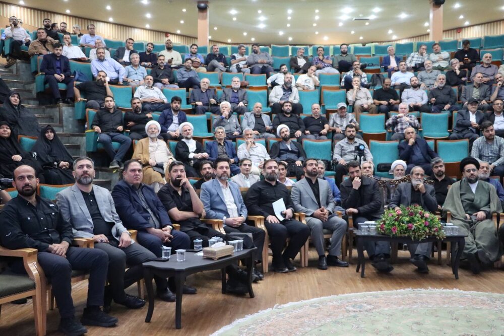 نشست صمیمی هیات امنای محلات منطقه ۱۱ با معاون هماهنگی و امور مناطق شهرداری تهران