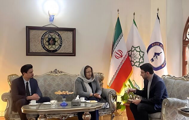تأکید دبیرکل مجمع شهرداران آسیایی بر توسعه همکاری‌های بین‌المللی شهری در دیدار با سفیر رومانی