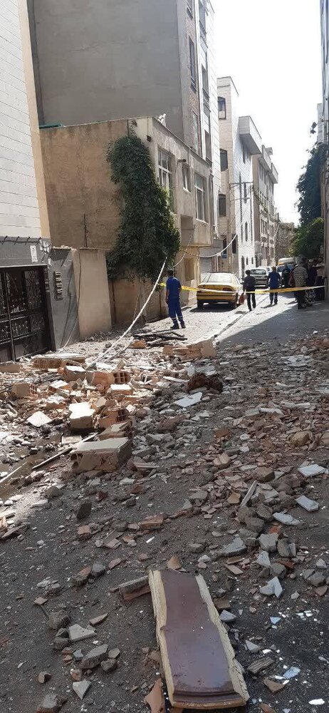 جزئیاتی از حادثه انفجار و آتش‌سوزی یک ساختمان مسکونی در خیابان آیت تهران