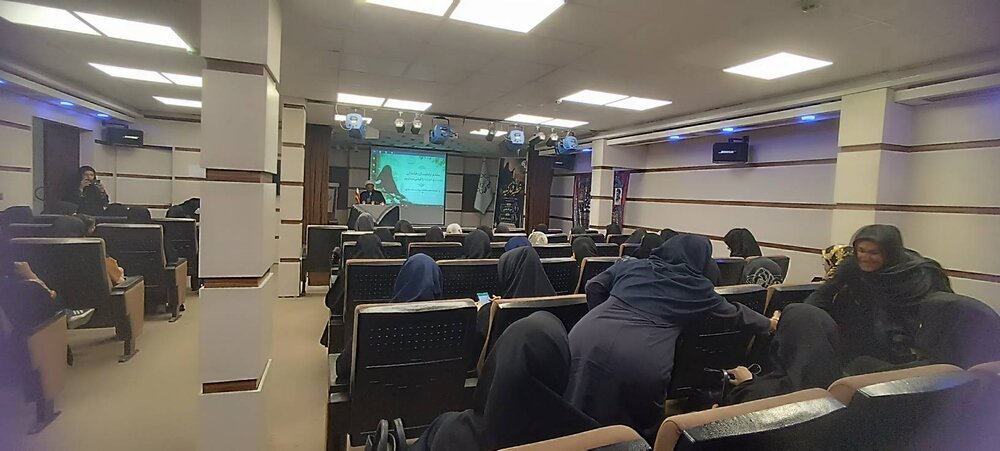 بازخوانی میراث بصیرت؛ برگزاری نشست تخصصی تبیین ابعاد اجتماعی و اعتقادی خطبه فدکیه در منطقه ۶
