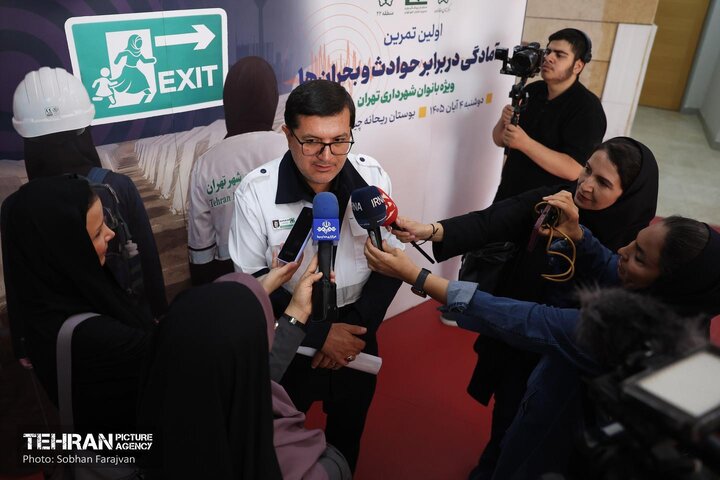 تمرین آمادگی بانوان شهرداری تهران در برابر بحران