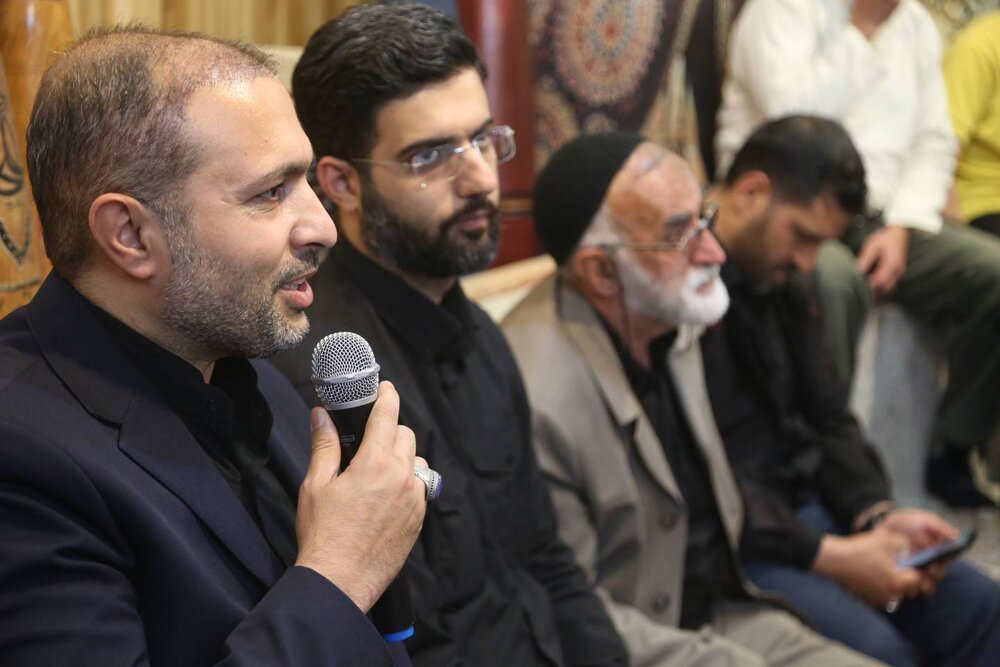 حضور شهردار منطقه ۱۰ در آیین پهلوانی زورخانه شیر افکن