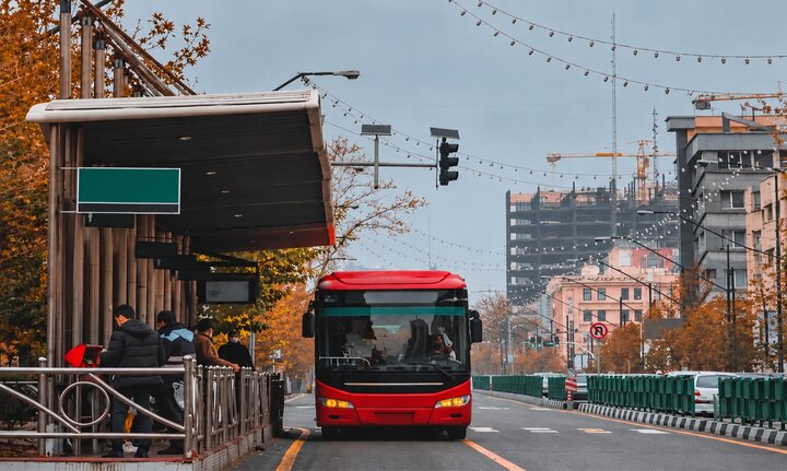 تردد از خط ویژه بزرگراه چمران برای تاکسی‌ها و ون‌ها مجاز شد