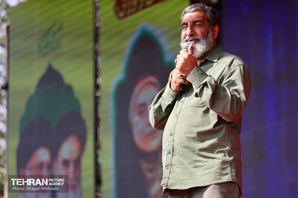 اجتماع بزرگ نوجوانان آرمانی در میدان انقلاب؛ طنین حماسه و شور نوجوانی در چهارمین سالگرد شهادت شهید آرمان علیوردی